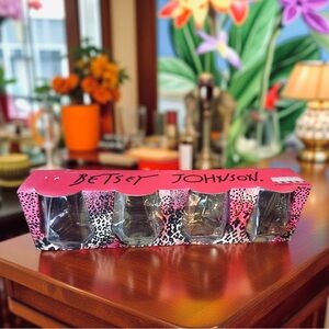 Betsey Johnson NWT Set of 4 Beautiful Aurora Borealis Glass Whiskey Glass Set